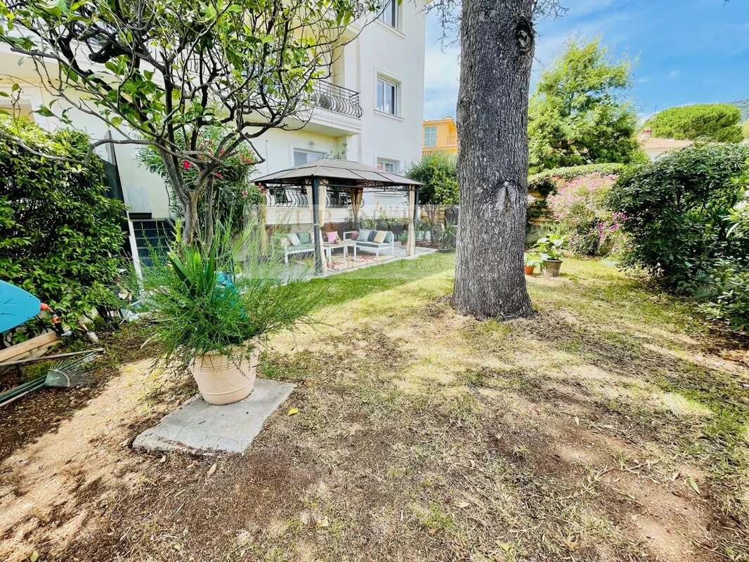 Appartement à ROQUEBRUNE-CAP-MARTIN