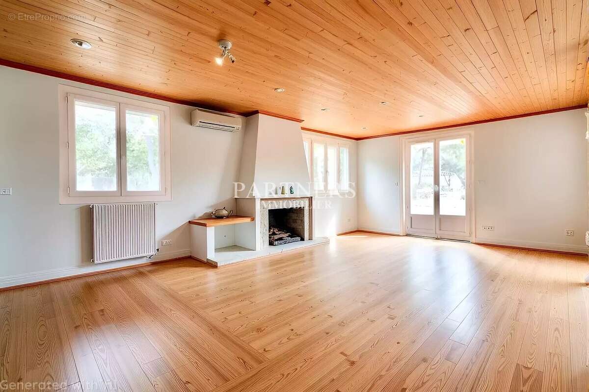 Maison à POURRIERES