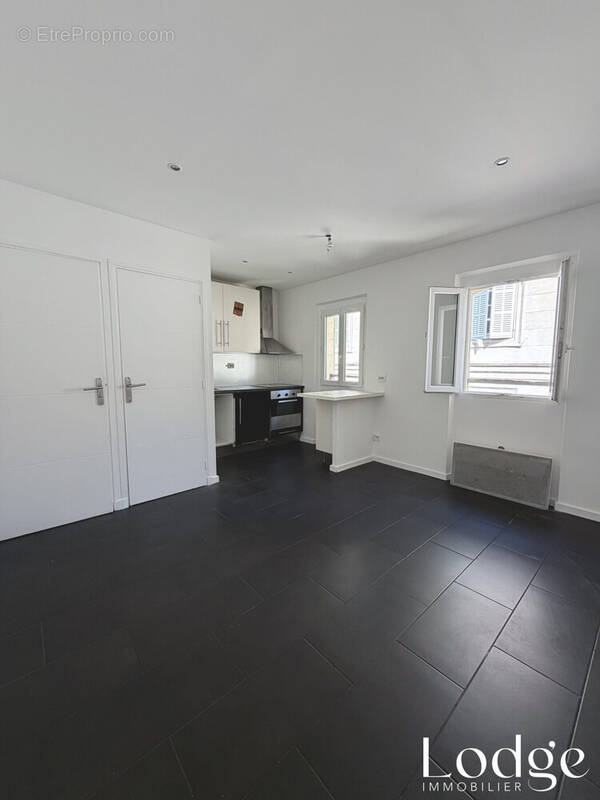 Appartement à MARSEILLE-6E