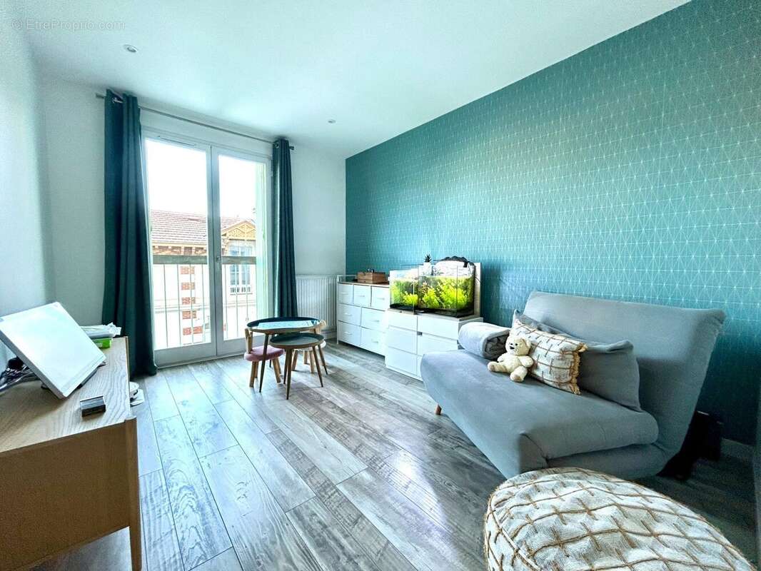 Appartement à BOURG-DE-PEAGE