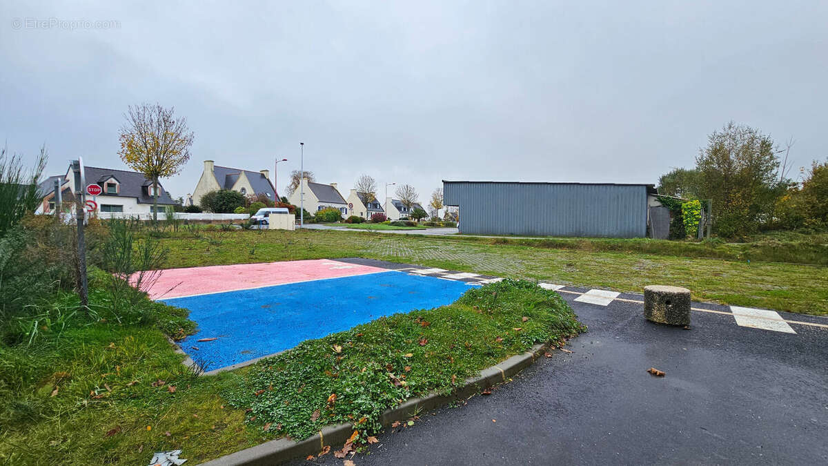 Commerce à LESNEVEN