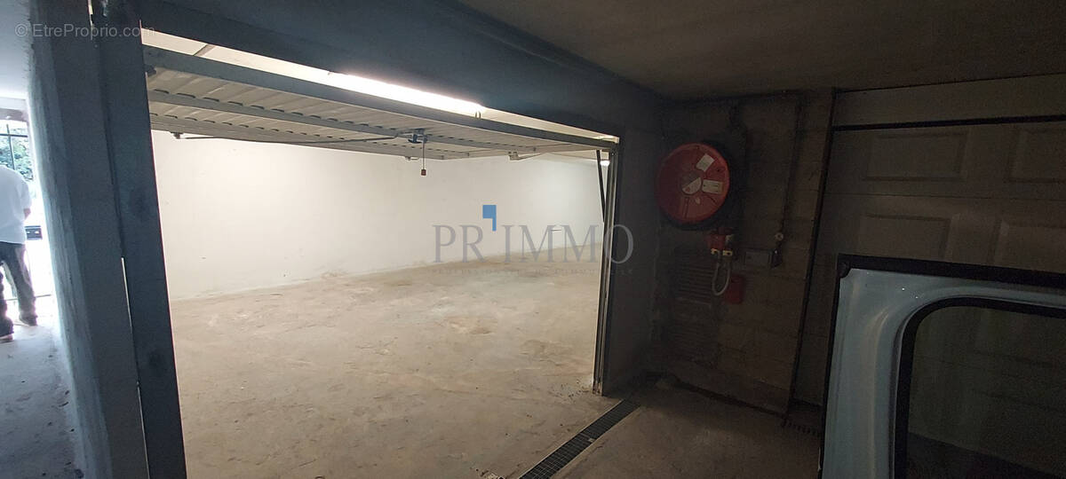 Parking à SAINT-RAPHAEL