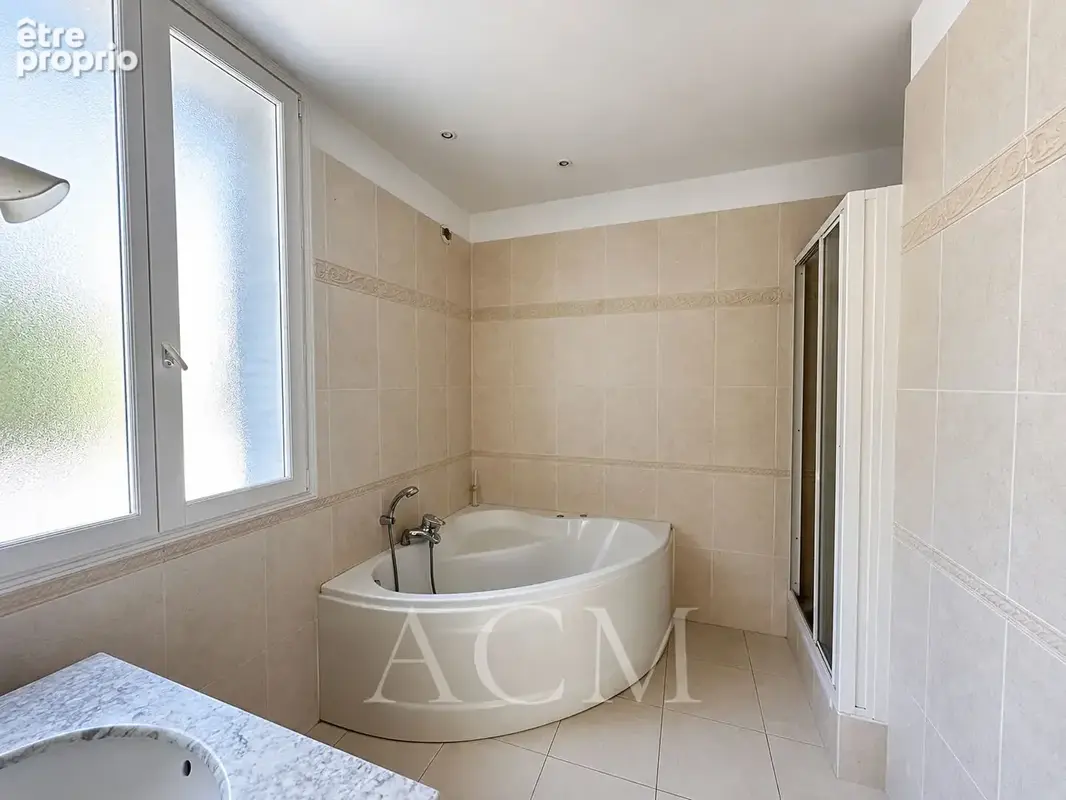 Maison spacieuse 8 pièces - Dépendance - Parc - Maisons Laffitte - photo 5