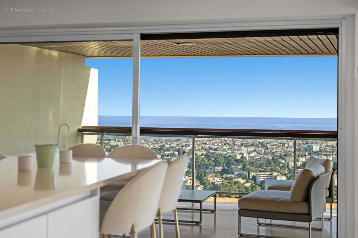 Appartement à LE CANNET