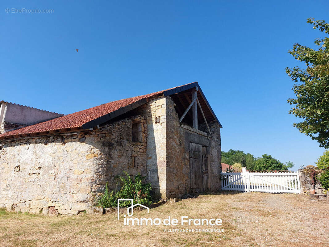 Ensemble immobilier en pierre avec terrain de 8 874 m² - photo 15