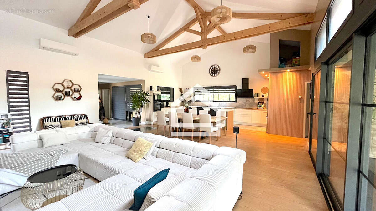 Maison à LE PIAN-MEDOC