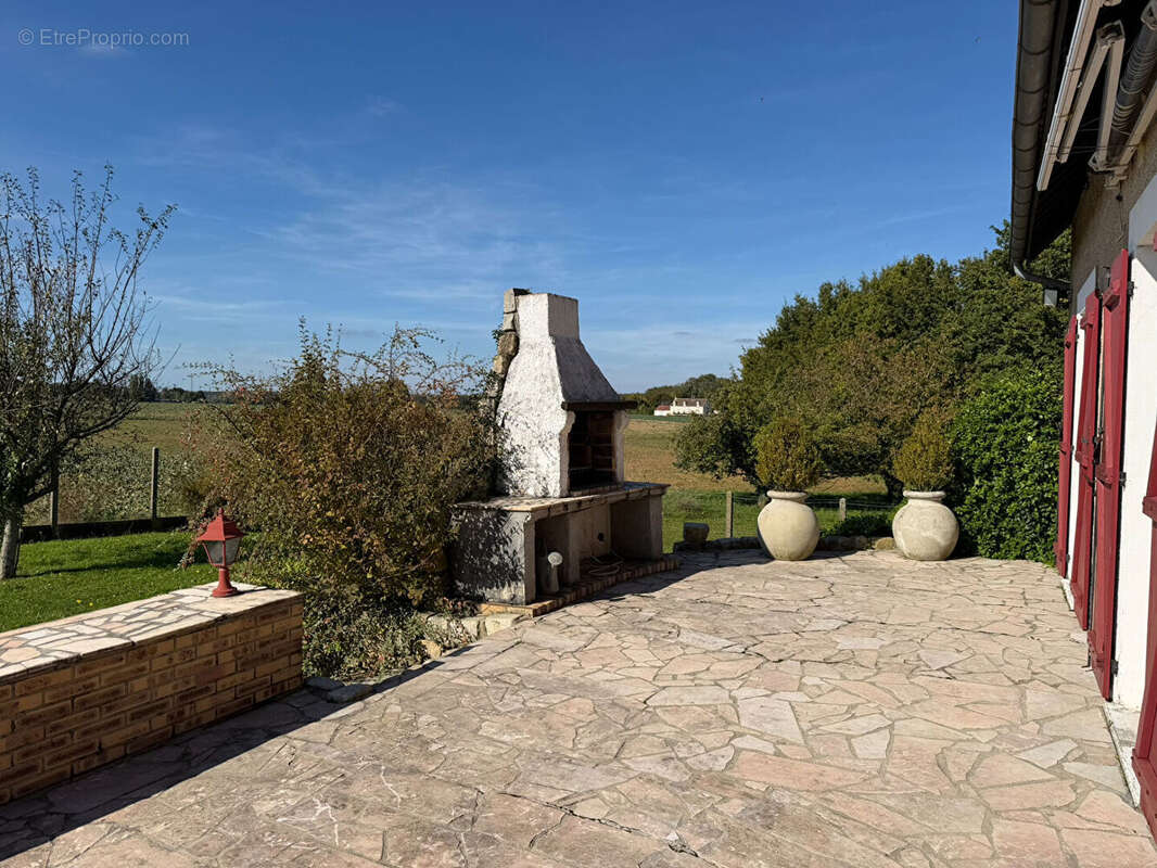 Maison à LIXY