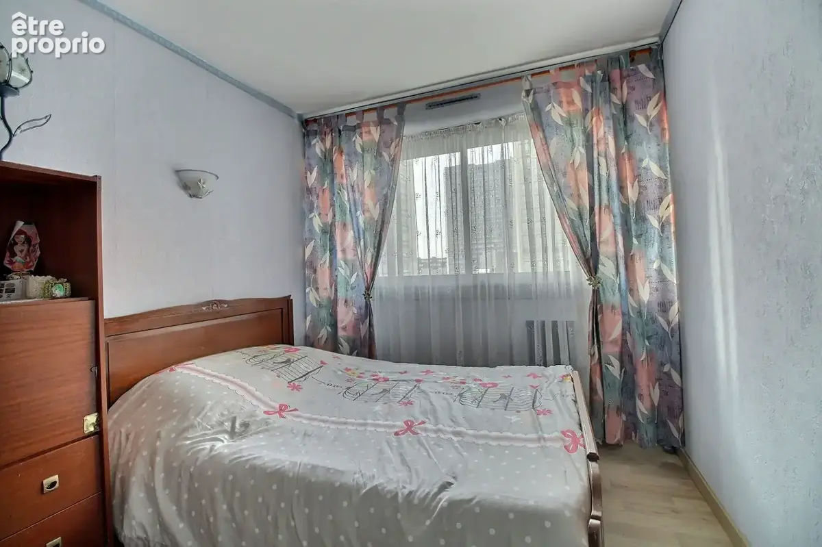 Trois chambres - bon agencement - parking - photo 10
