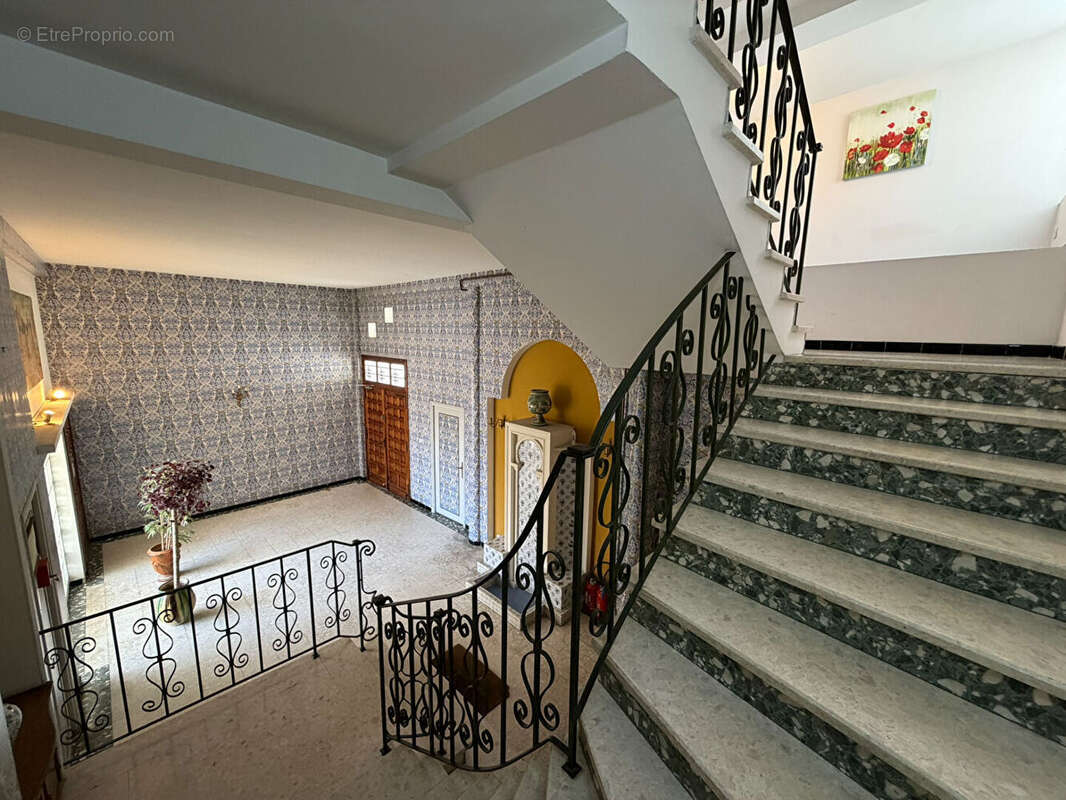 Appartement traversant de 103 m² avec terrasse garage parquets proche centre-ville et canal - photo 4