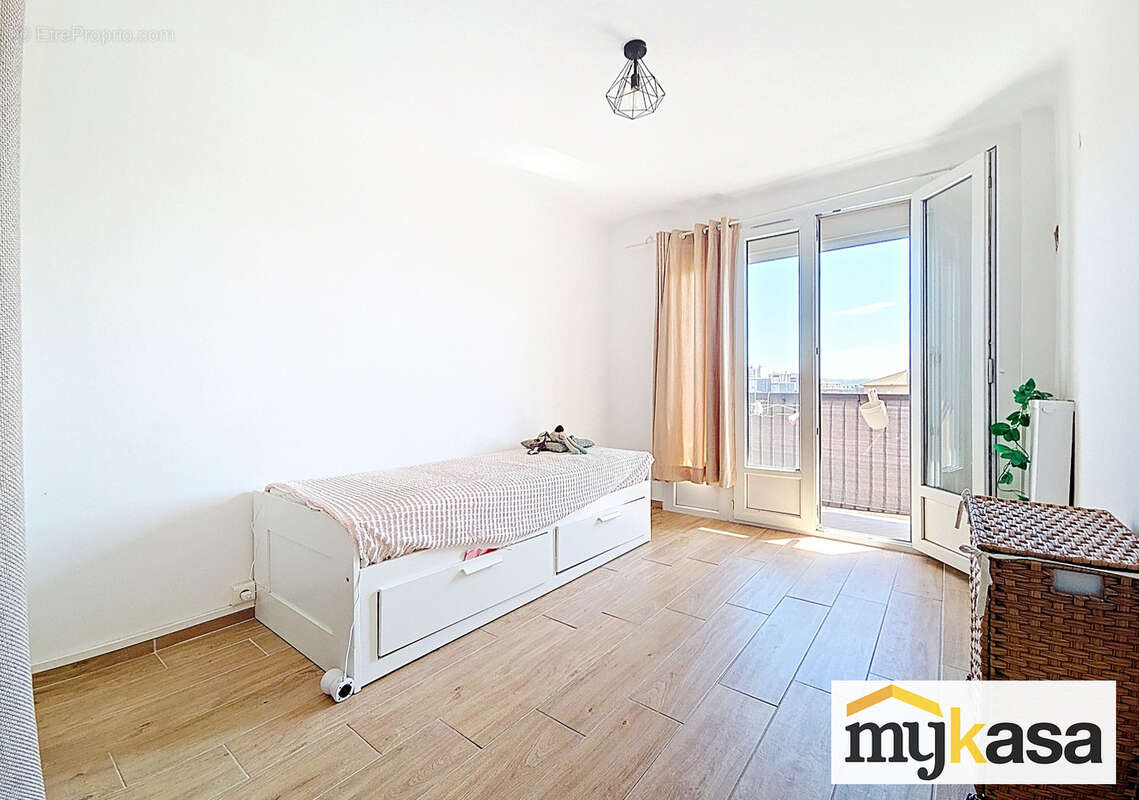 Appartement à PORT-DE-BOUC