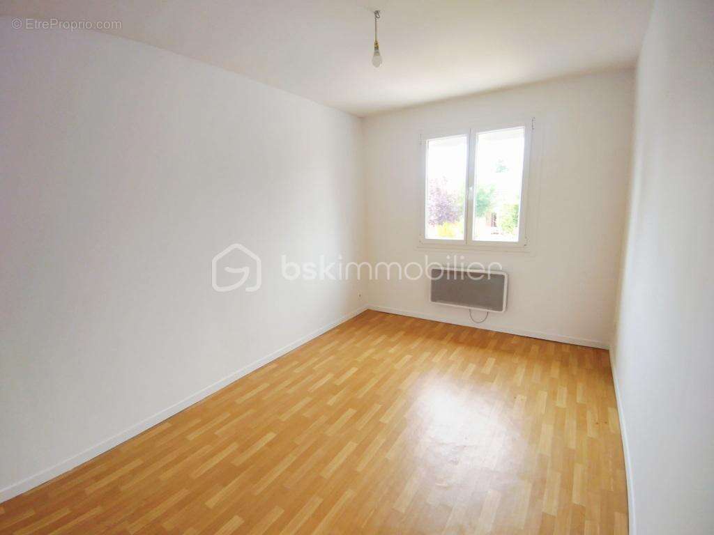 Maison familiale de 125 m² sur 1 099 m² de terrain – Lapalisse - photo 6