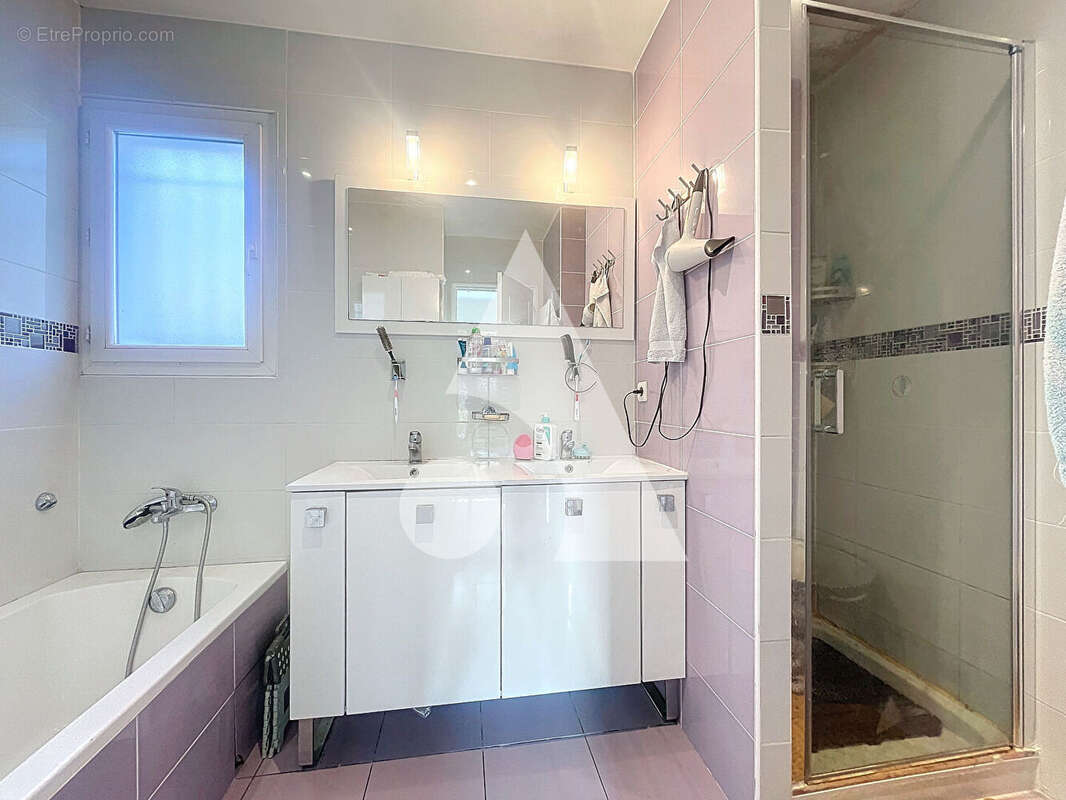 A Vendre Grasse St Antoine maison 5 pièces avec piscine et garage. - photo 8