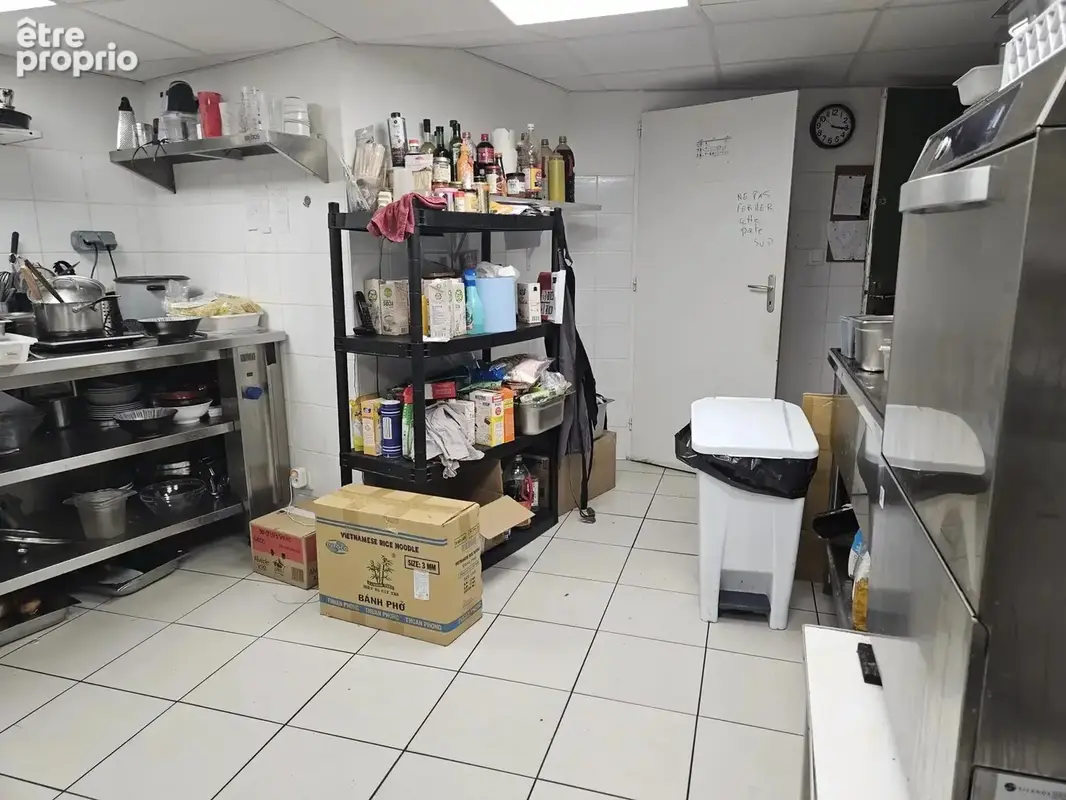 Aix-les-Bains à vendre murs local commercial de 90.10m² - photo 3