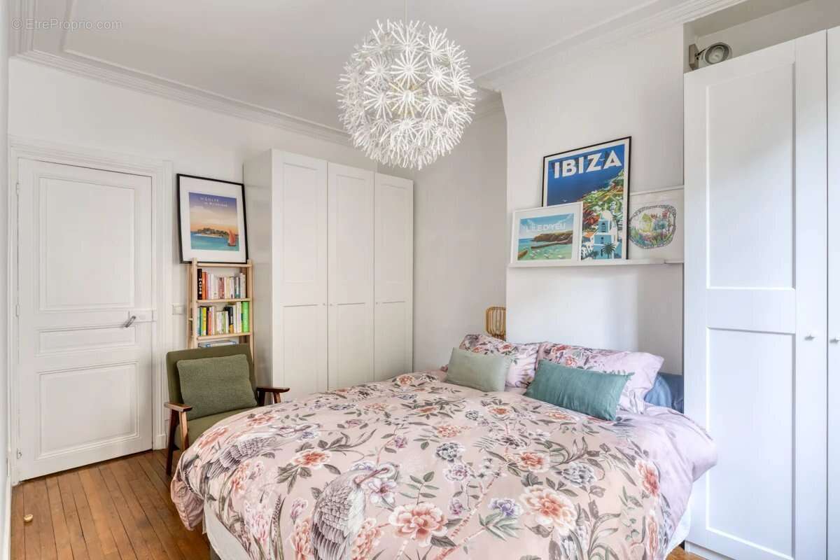 Appartement à PARIS-17E