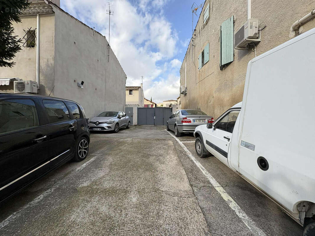 Autre à SAINT-GILLES