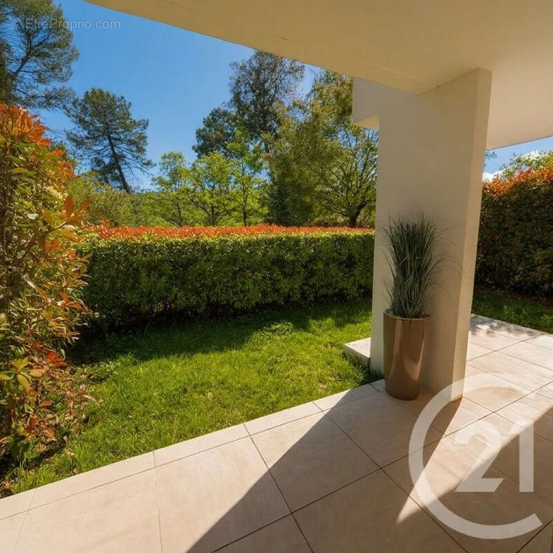 Appartement à VALBONNE