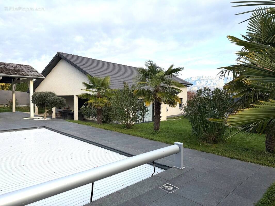 Maison à CHARNECLES