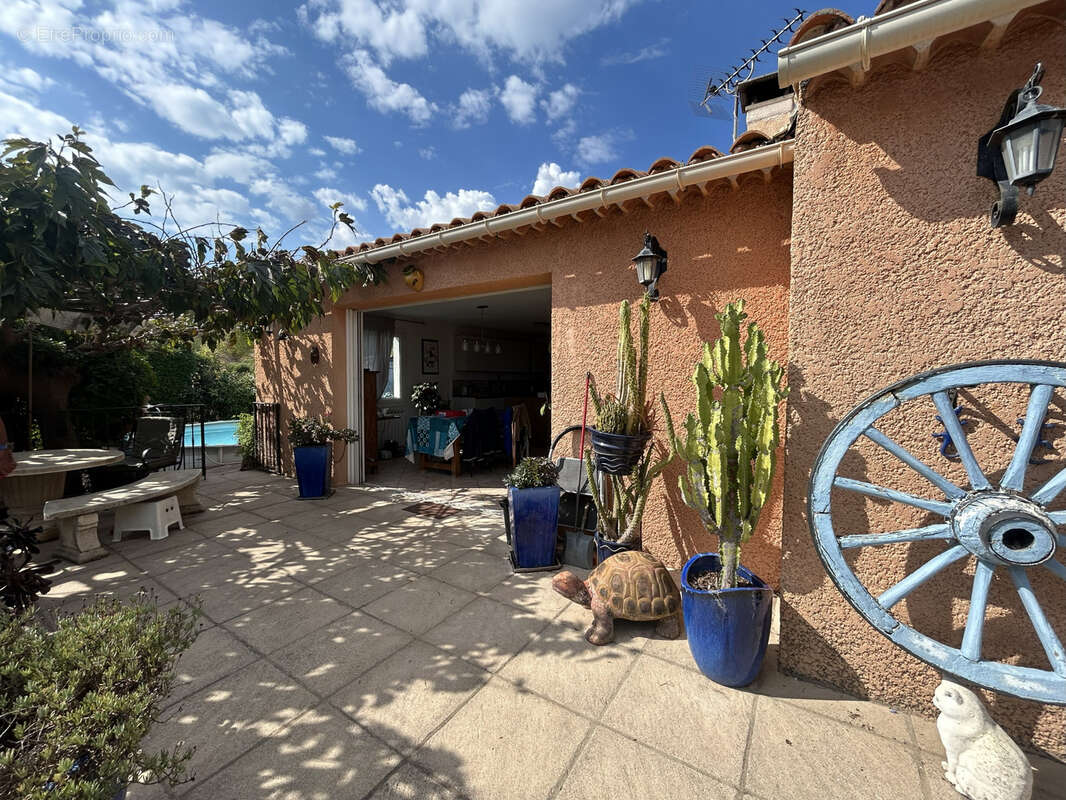 Autre à ROQUEBRUNE-SUR-ARGENS