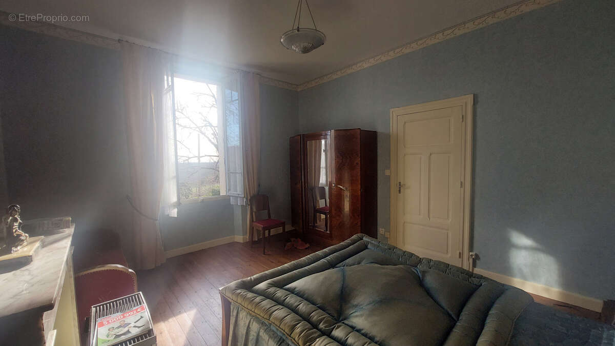 Maison à CAHUZAC-SUR-VERE