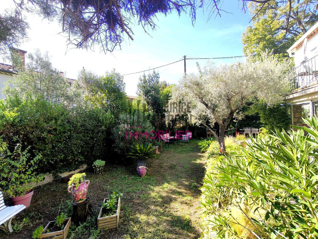 Maison à VILLENEUVE-LES-AVIGNON