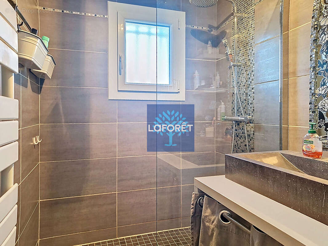 Maison à SAINT-GENIS-LAVAL