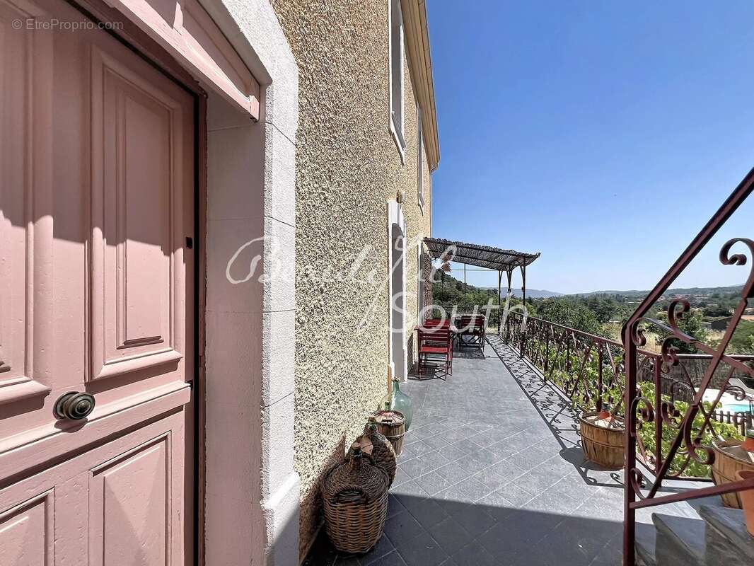 Demeure de caractere avec piscine et jardin, proche prades - photo 4