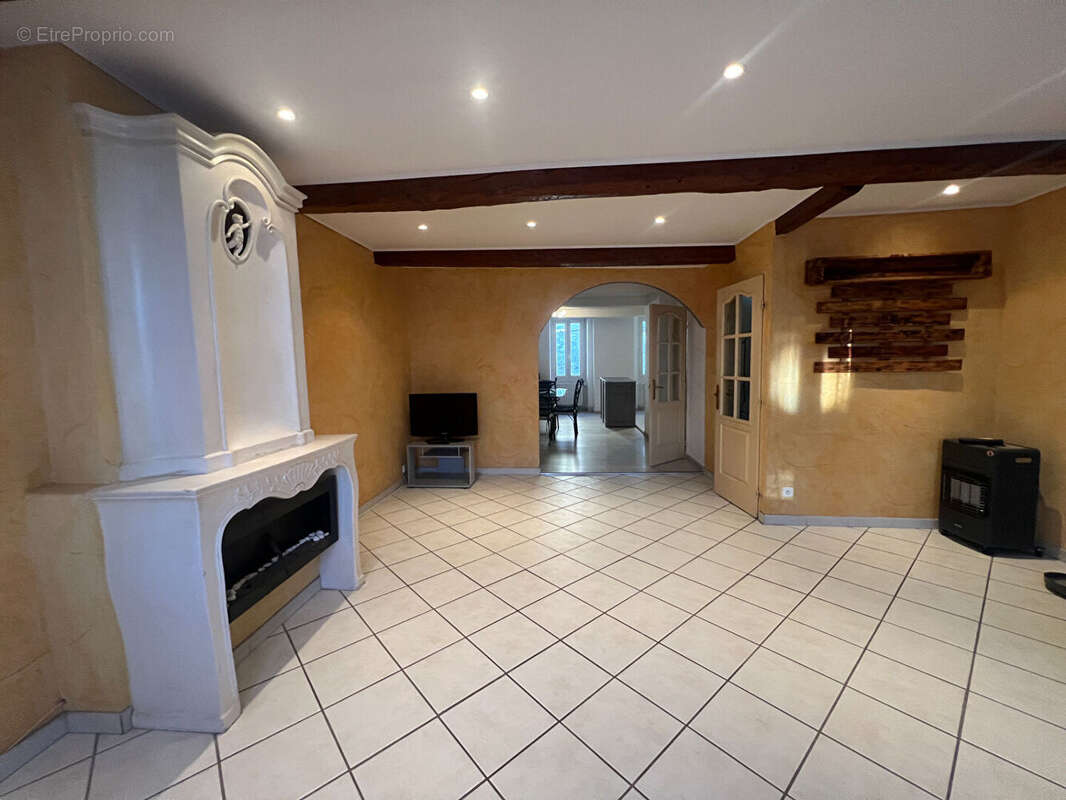 Maison à VOLONNE