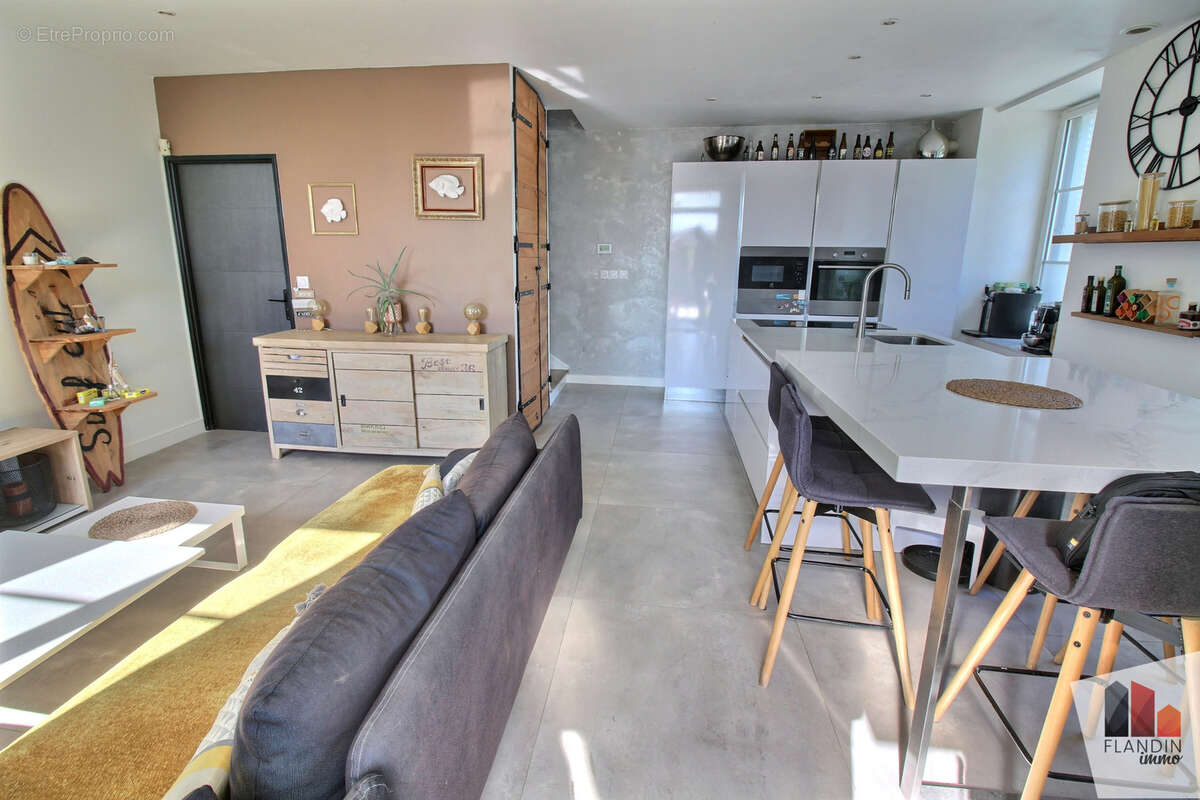Appartement à CHARLY