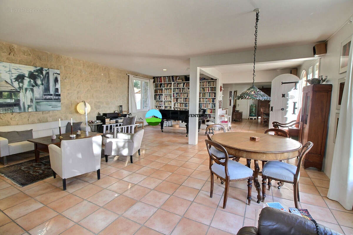 Maison à LE BARROUX