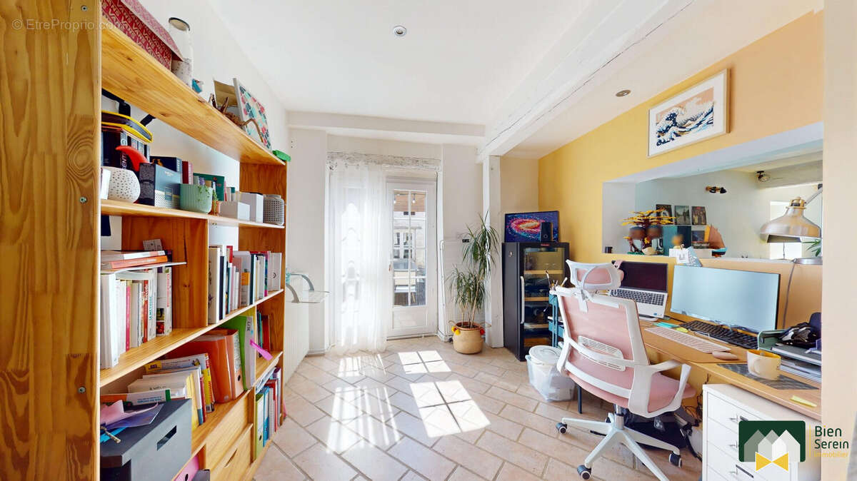 Bureau  - Maison à FRESNAY-LE-GILMERT