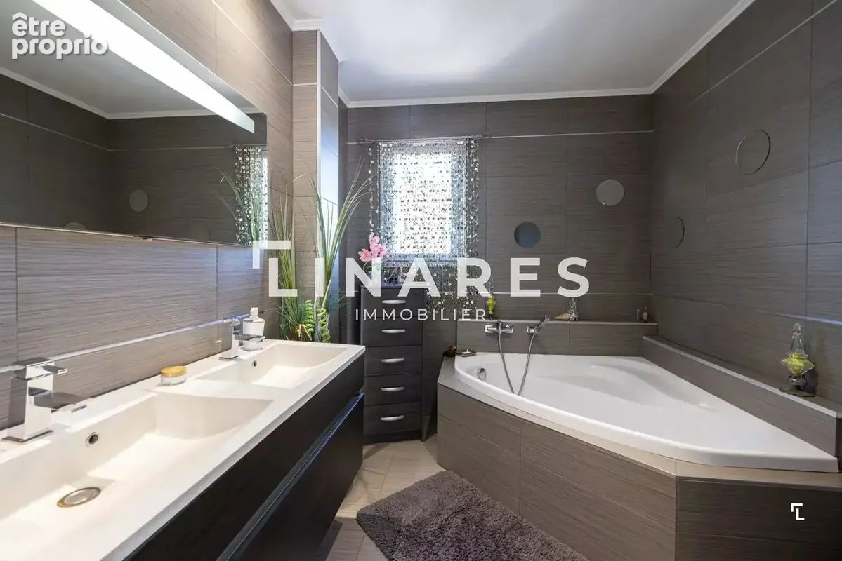 LA GRÉOU - Villa de 180m2 - Terrain 4000m2 - 13109 SIMIANE - photo 14