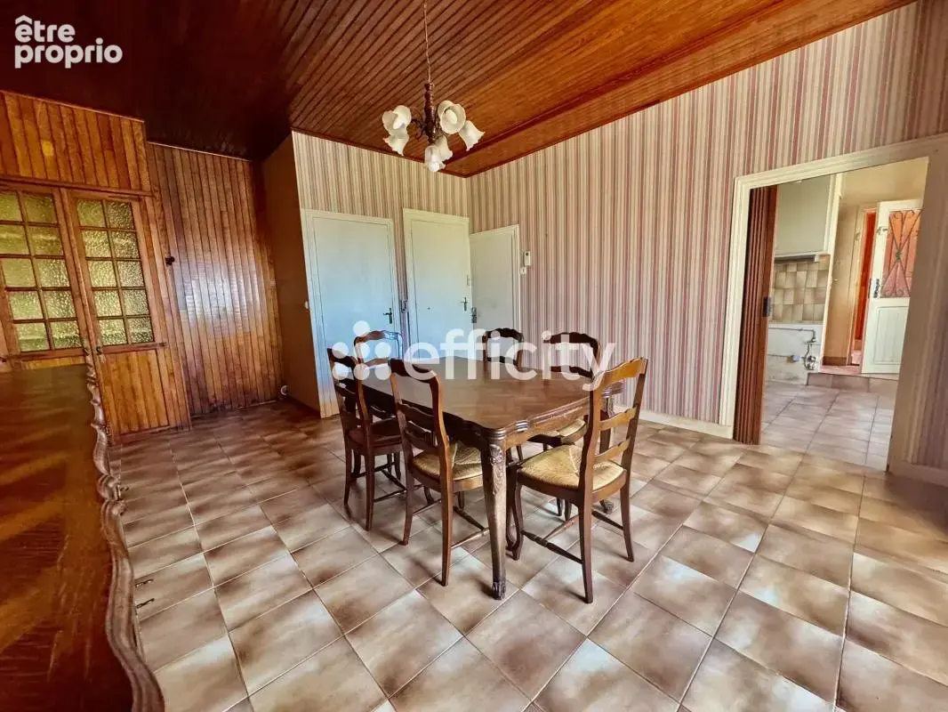 Maison 6 pièces 97 m² à vendre à Thiers (63300) - photo 4