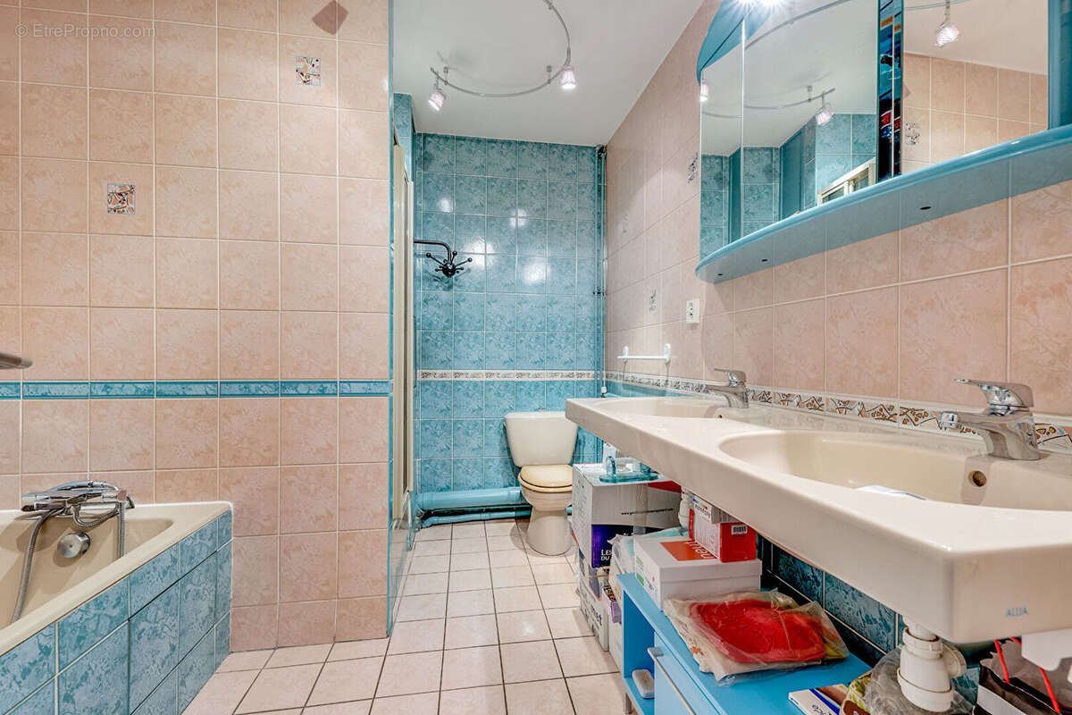 Appartement à PARIS-14E