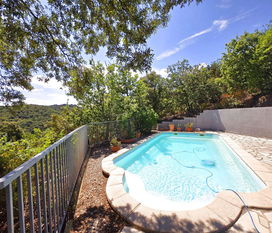 A vendre villa 3 chambres piscine garage - photo 9