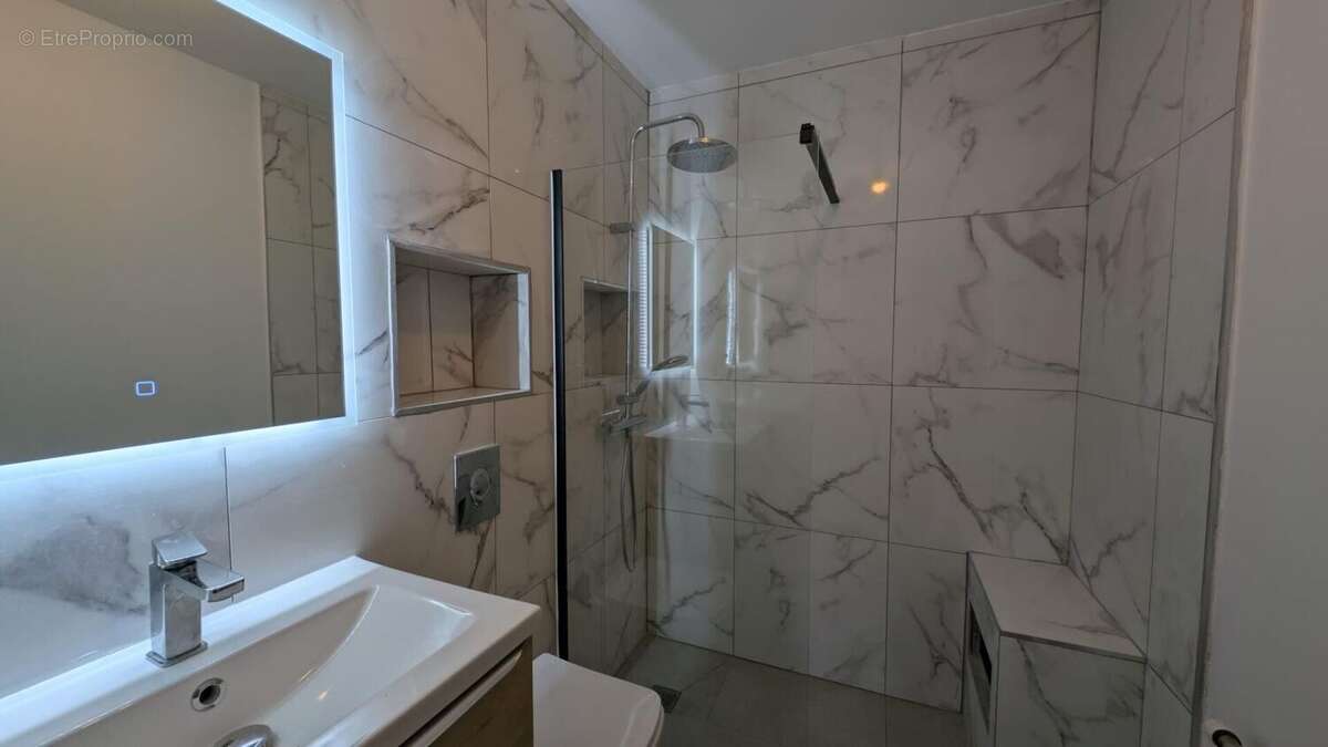 Photo 7 - Appartement à SAINT-DENIS-LES-BOURG