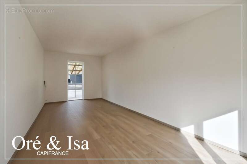 Maison familiale rénovée – 3 chambres – Chambre indépendante – Garage – Jardin – Vue campagne- AINAY LE VIEIL (18) - photo 21