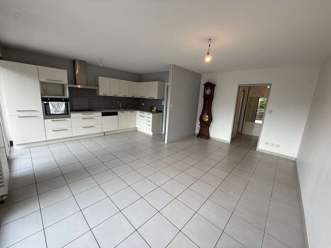 Appartement à FONTAINE