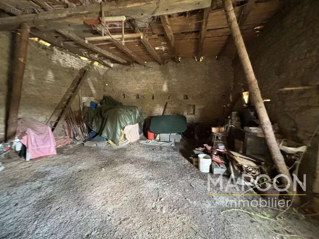 Maison à SAINT-MEDARD-LA-ROCHETTE