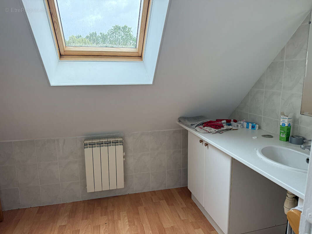 A vendre Crédin, maison 6 chambres, terrain d'environ 900m² - photo 9