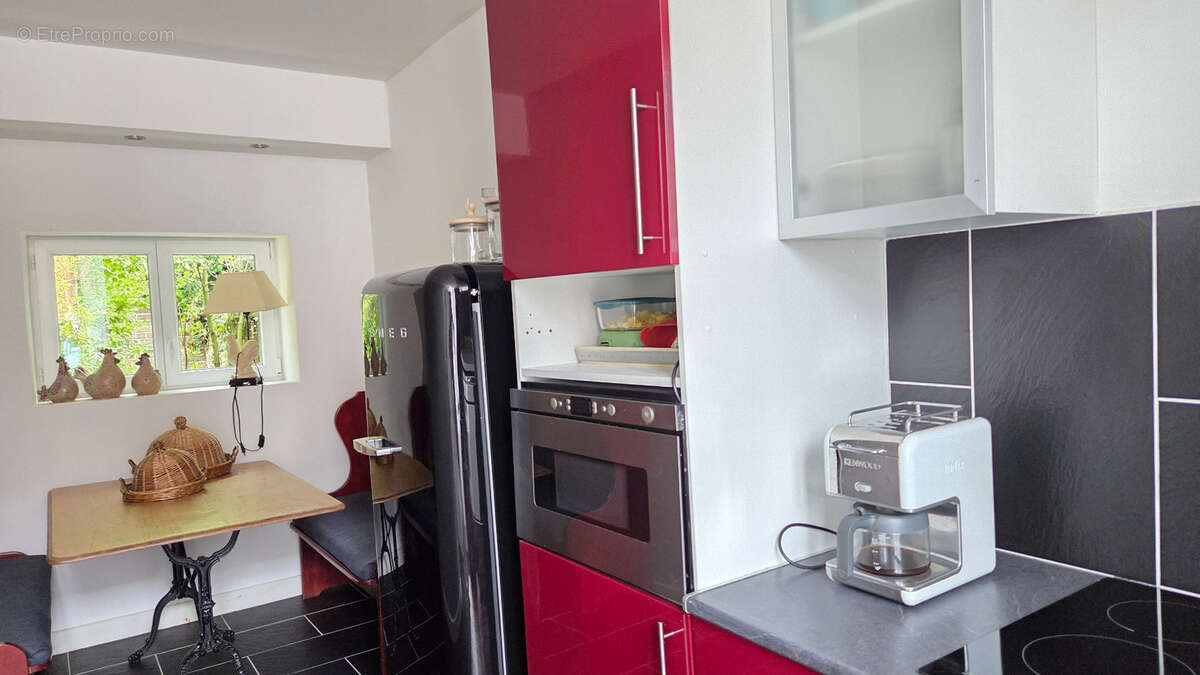 Dpt Yonne (89), à vendre BLENEAU maison de bourg de caractère 5 pièces de 120m2 avec cour de 80m2 - photo 6