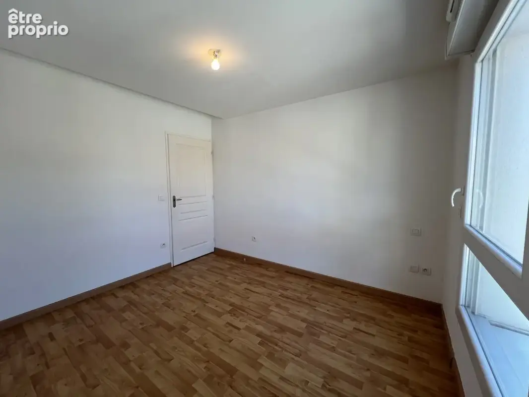 Appartement T3 - 69m2 + garage - Proche Place Napoléon LA ROCHE SUR YON - photo 8