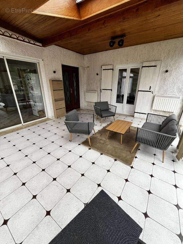 Maison à SAINTE-COLOMBE-EN-BRUILHOIS