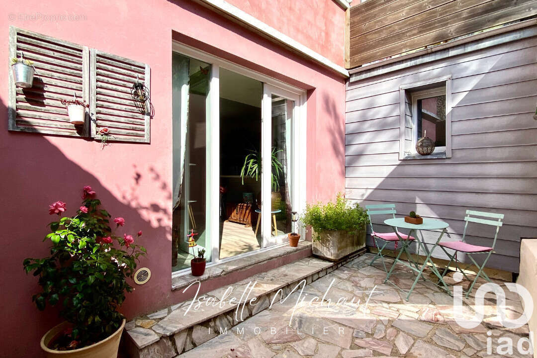 Photo 2 - Maison à CHANTELOUP-LES-VIGNES