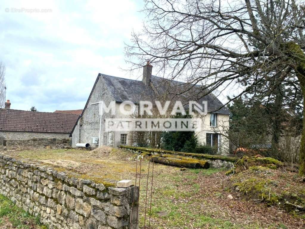 Maison à BILLY-CHEVANNES