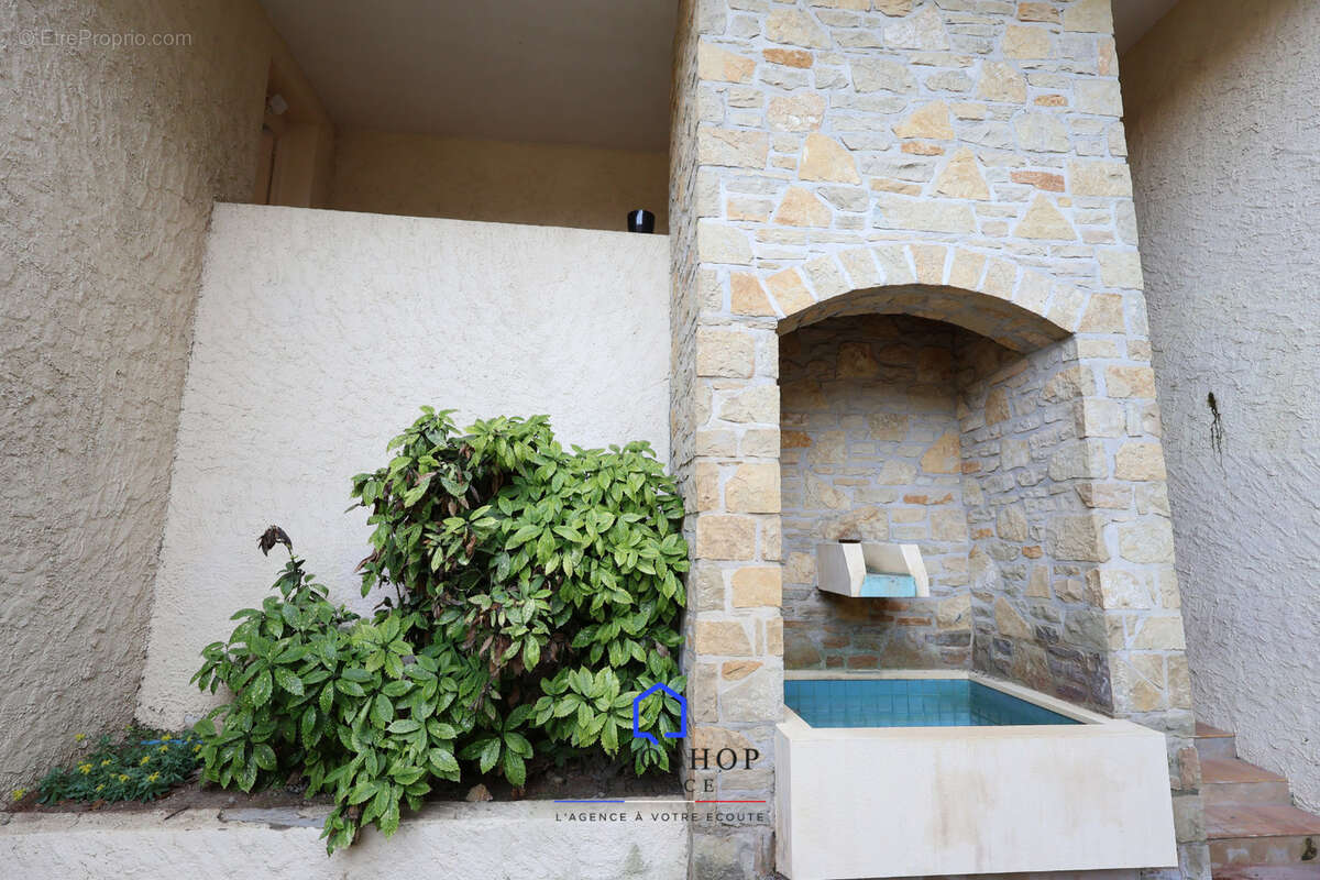 Appartement à SAINT-CYR-SUR-MER