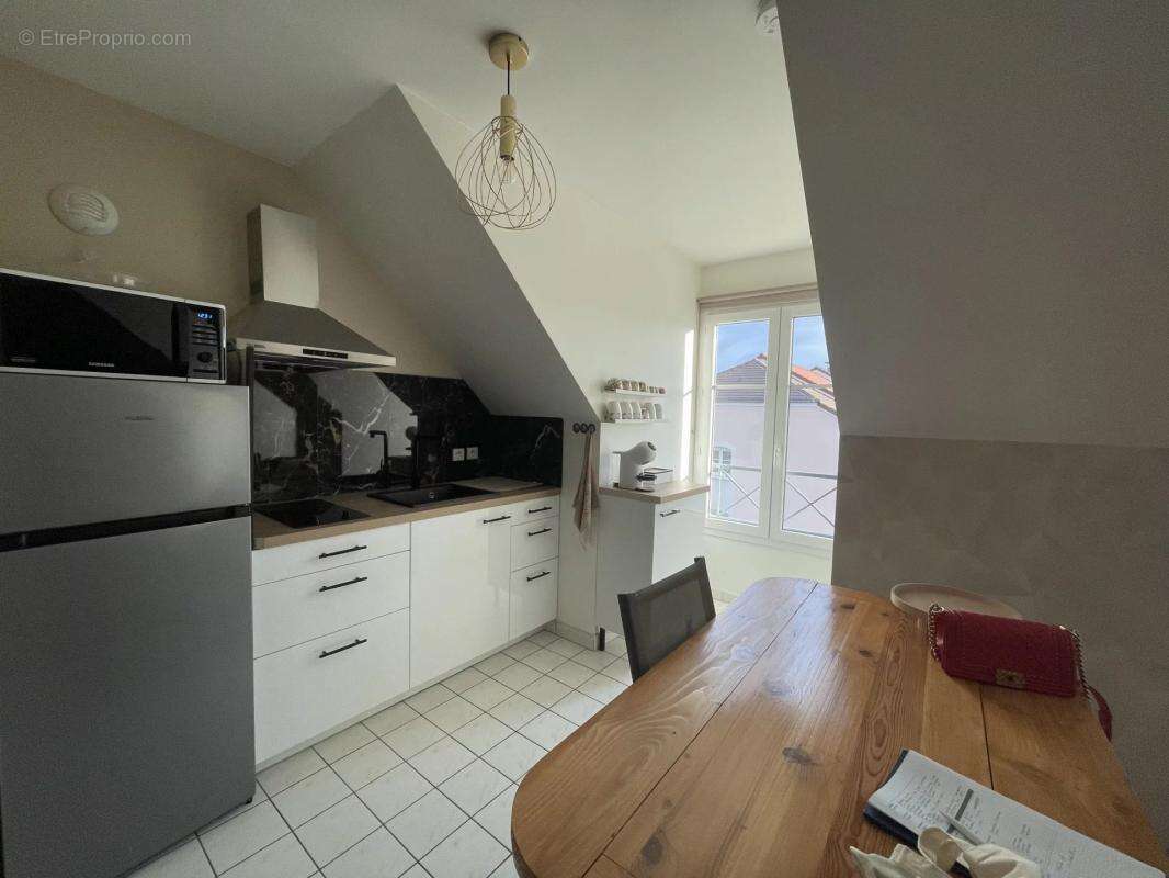 Appartement à VOISINS-LE-BRETONNEUX