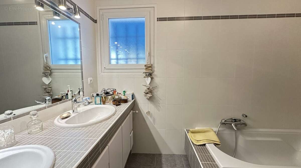 Maison landaise de type t6 de 177 m2 avec piscine - photo 15