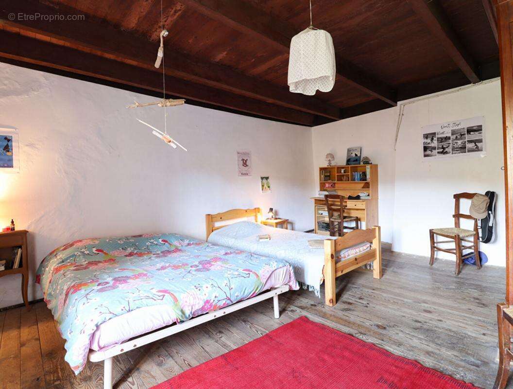 Maison à CASTELNAU-DE-BRASSAC