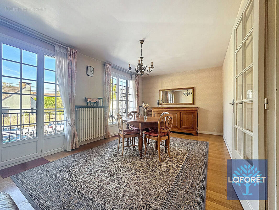 Maison à CHILLY-MAZARIN