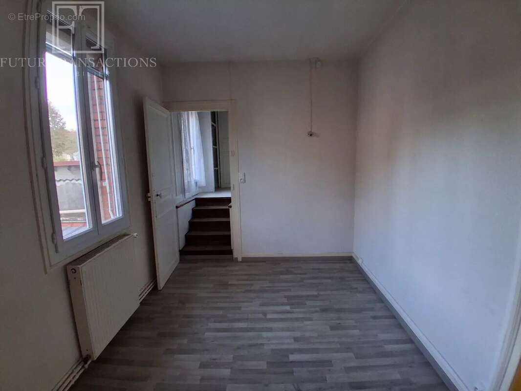 Maison à JAVERLHAC-ET-LA-CHAPELLE-SAINT-ROBERT